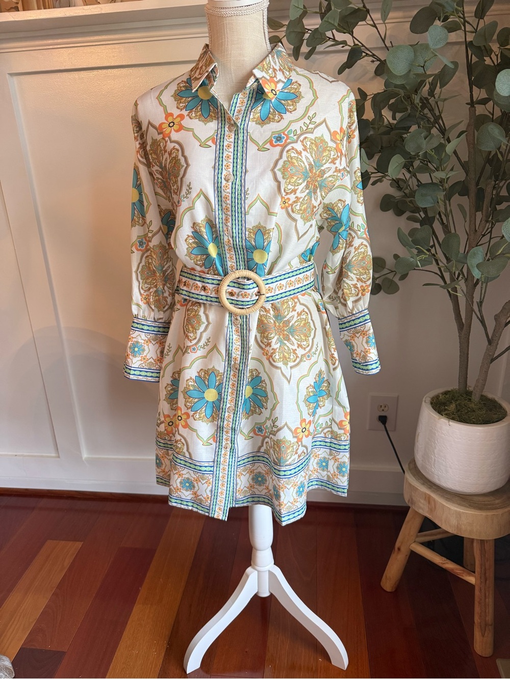 White Sandstorm Belted Floral Shirt Dress Boho Retro Mod Size S